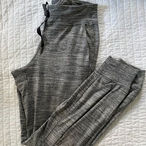 Lululemon ready to rulu jogger!